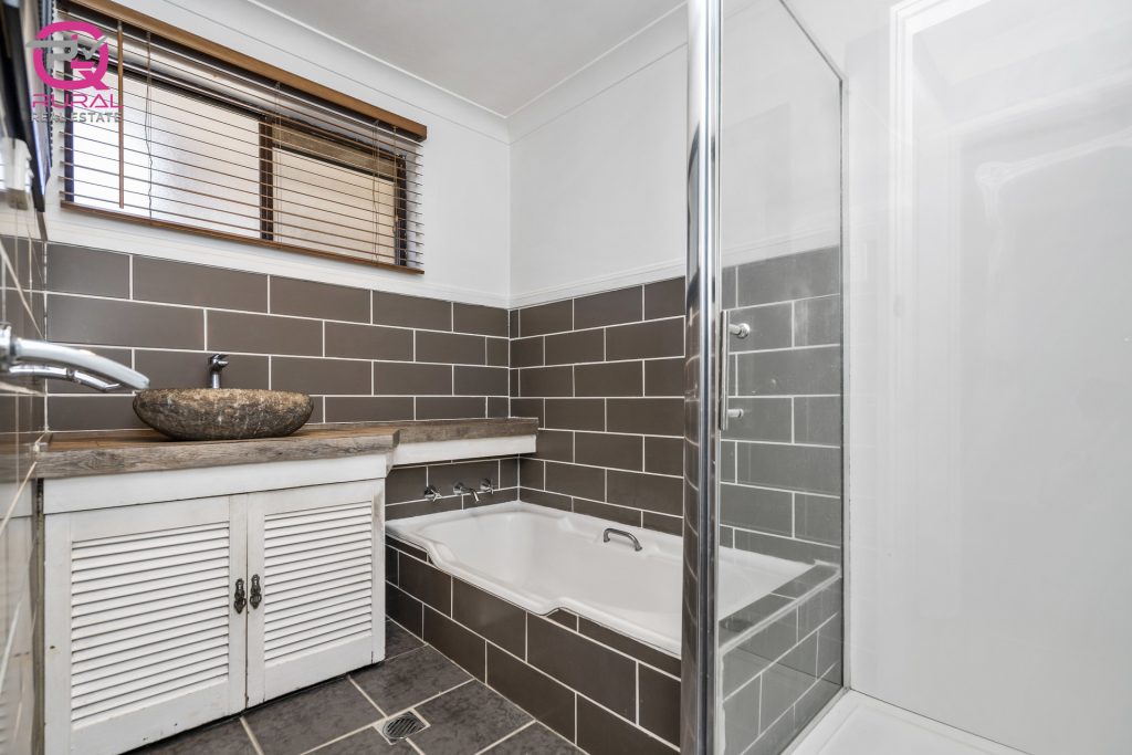 161 Twynam Street, Temora NSW 2666 - photo 15