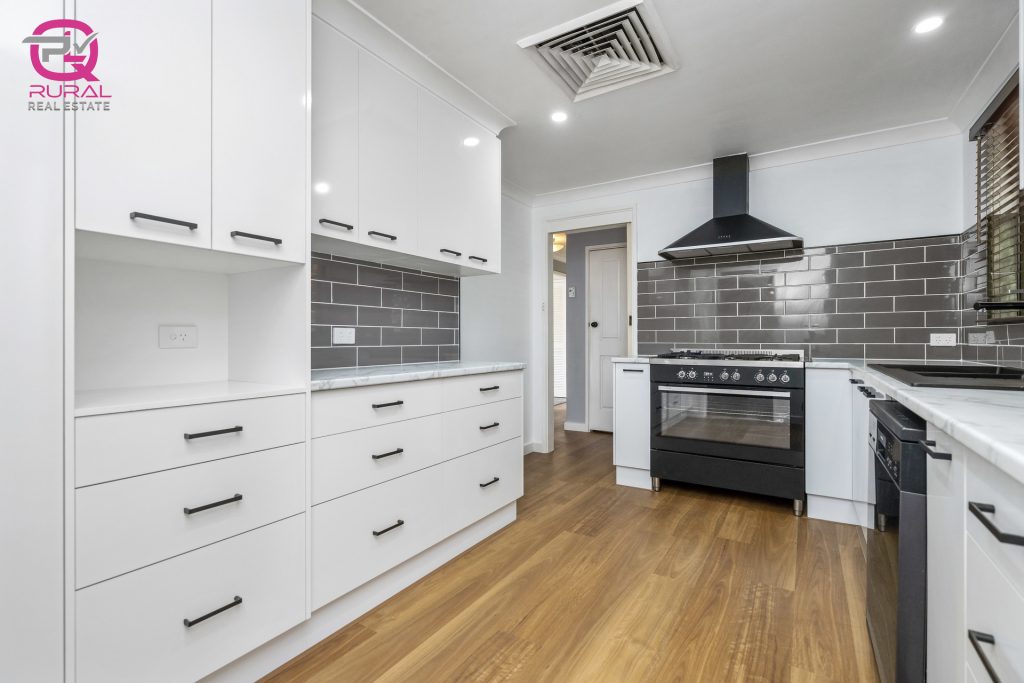 161 Twynam Street, Temora NSW 2666 - photo 4