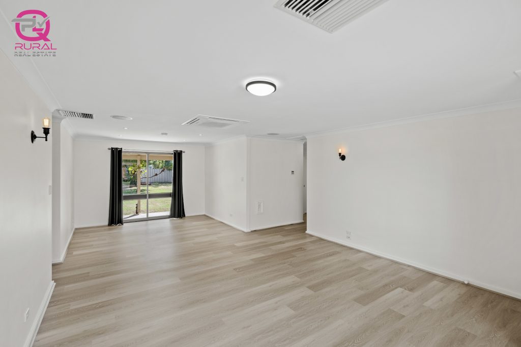 10 Roma Avenue, Leeton NSW 2705 - photo 14