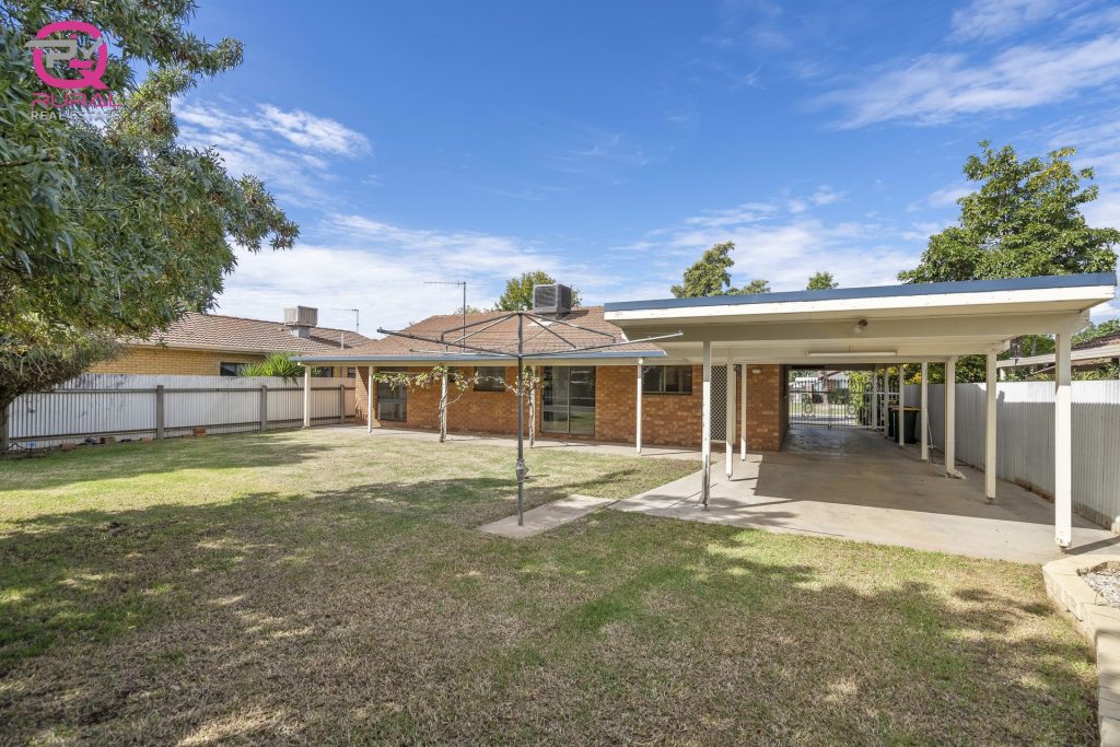 10 Roma Avenue, Leeton NSW 2705 - photo 19