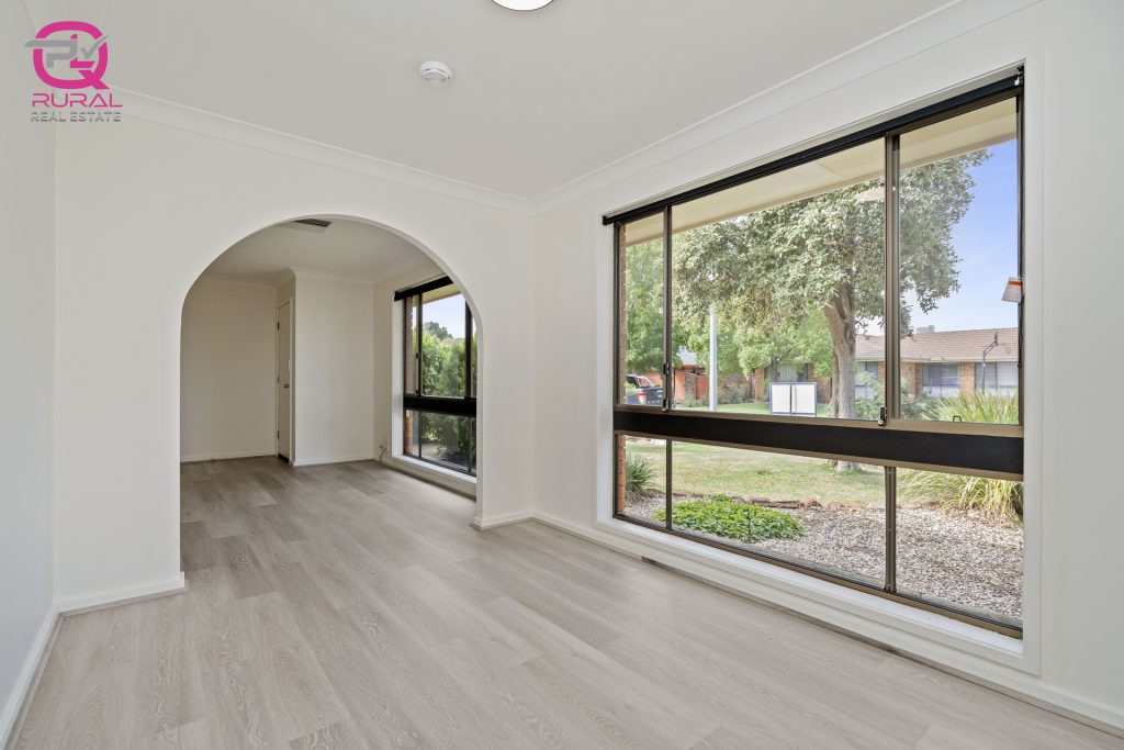 10 Roma Avenue, Leeton NSW 2705 - photo 4