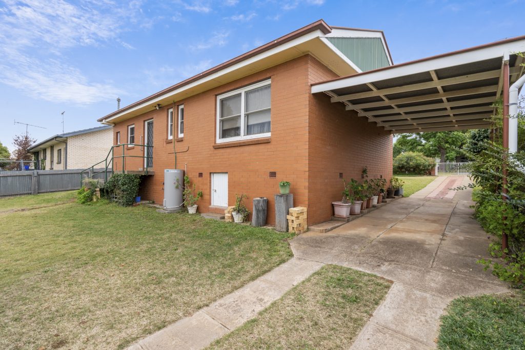 82 Douglas Street, Narrandera NSW 2700 - photo 11