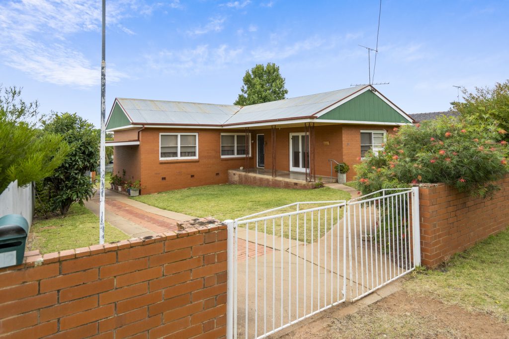 82 Douglas Street, Narrandera NSW 2700 - McGrath Riverina