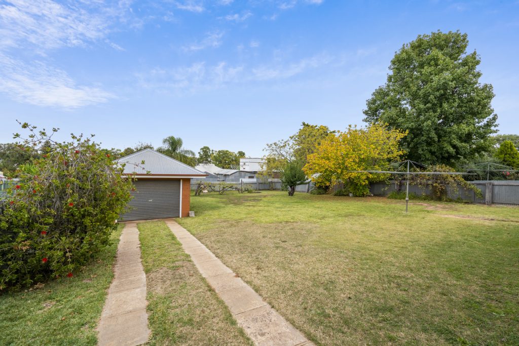 82 Douglas Street, Narrandera NSW 2700 - photo 12
