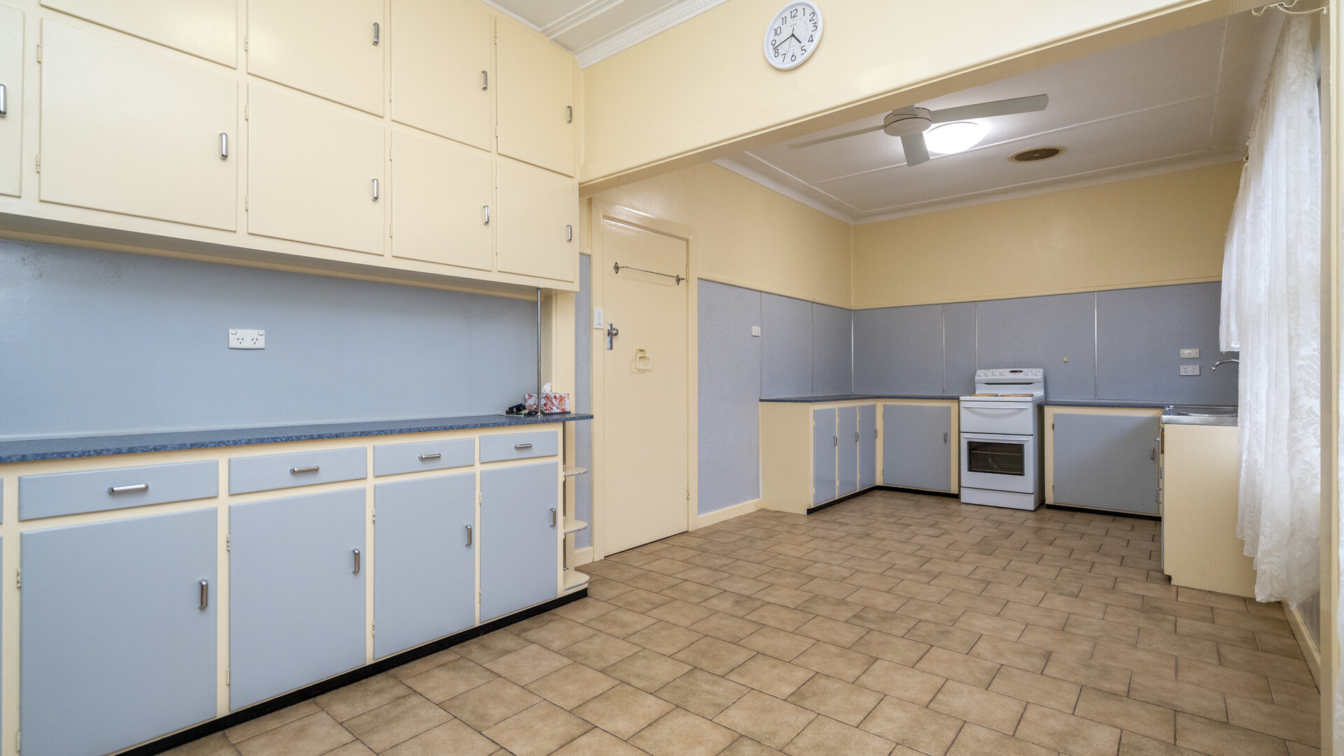 82 Douglas Street, Narrandera NSW 2700 - photo 5