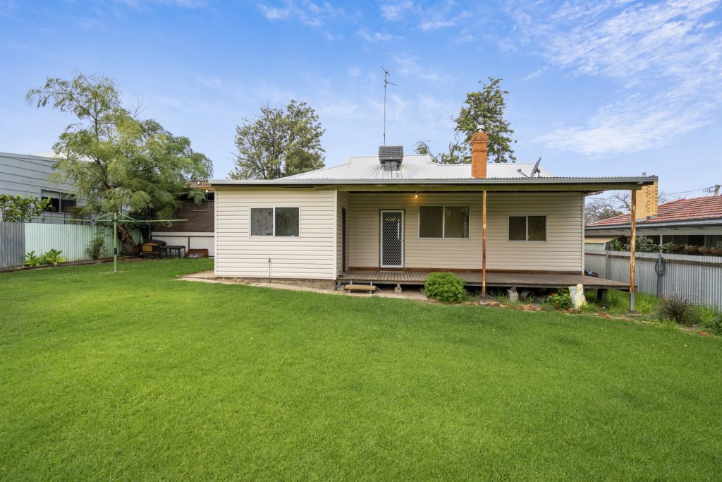 28 Willans Street, Narrandera NSW 2700 - photo 12