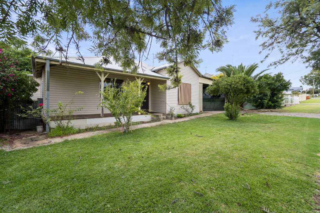 28 Willans Street, Narrandera NSW 2700 - photo 3
