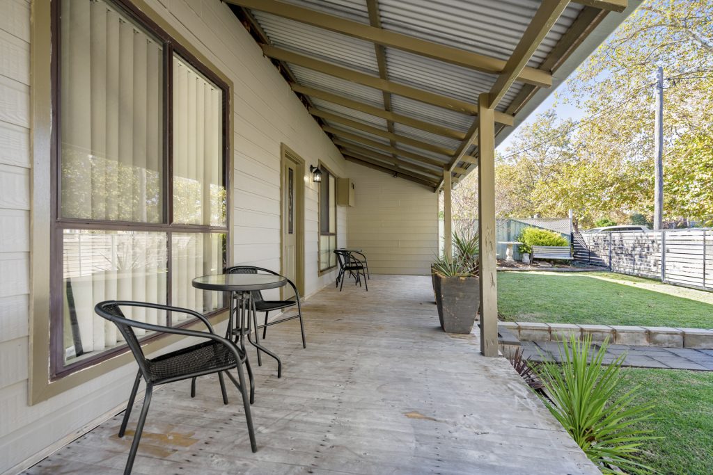 15 Audley Street, Narrandera NSW 2700 - photo 2