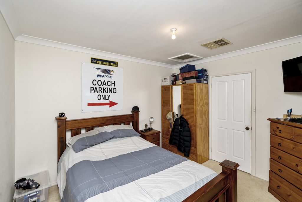 15 Audley Street, Narrandera NSW 2700 - photo 11
