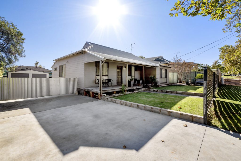 15 Audley Street, Narrandera NSW 2700 - McGrath Riverina