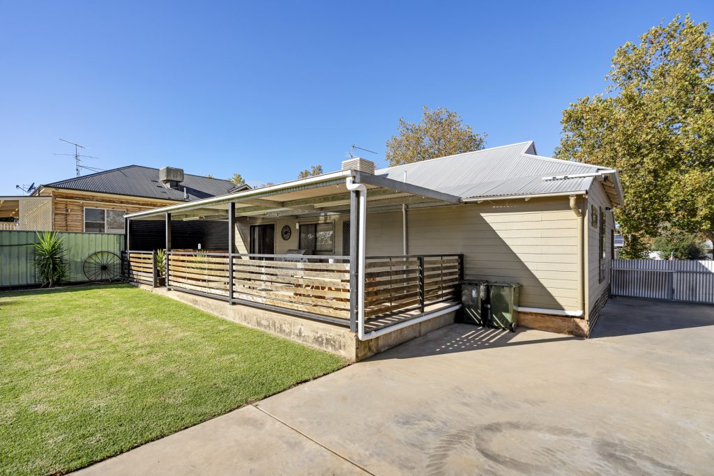 15 Audley Street, Narrandera NSW 2700 - photo 3