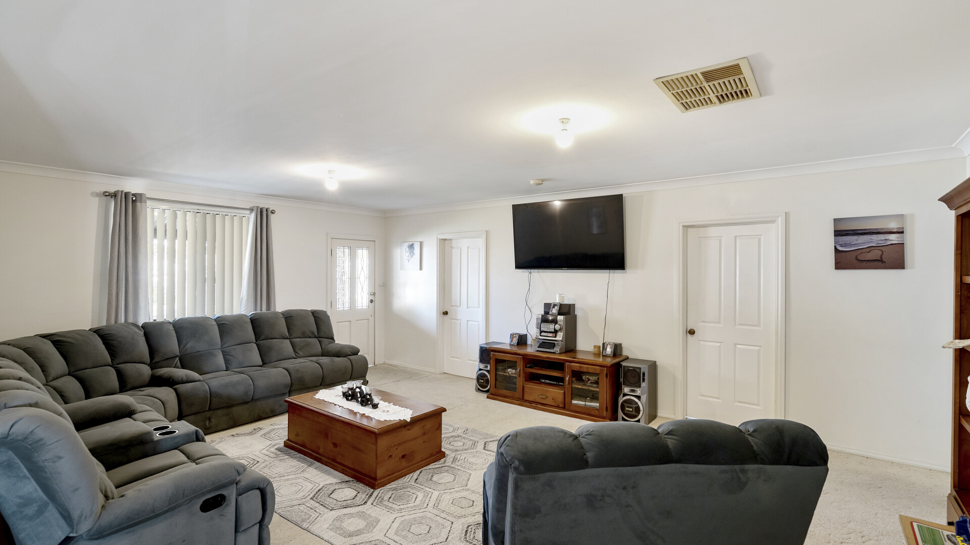 15 Audley Street, Narrandera NSW 2700 - photo 4
