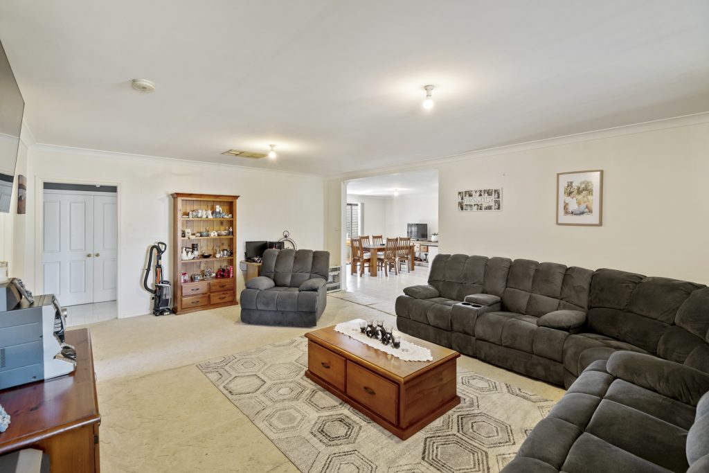 15 Audley Street, Narrandera NSW 2700 - photo 5