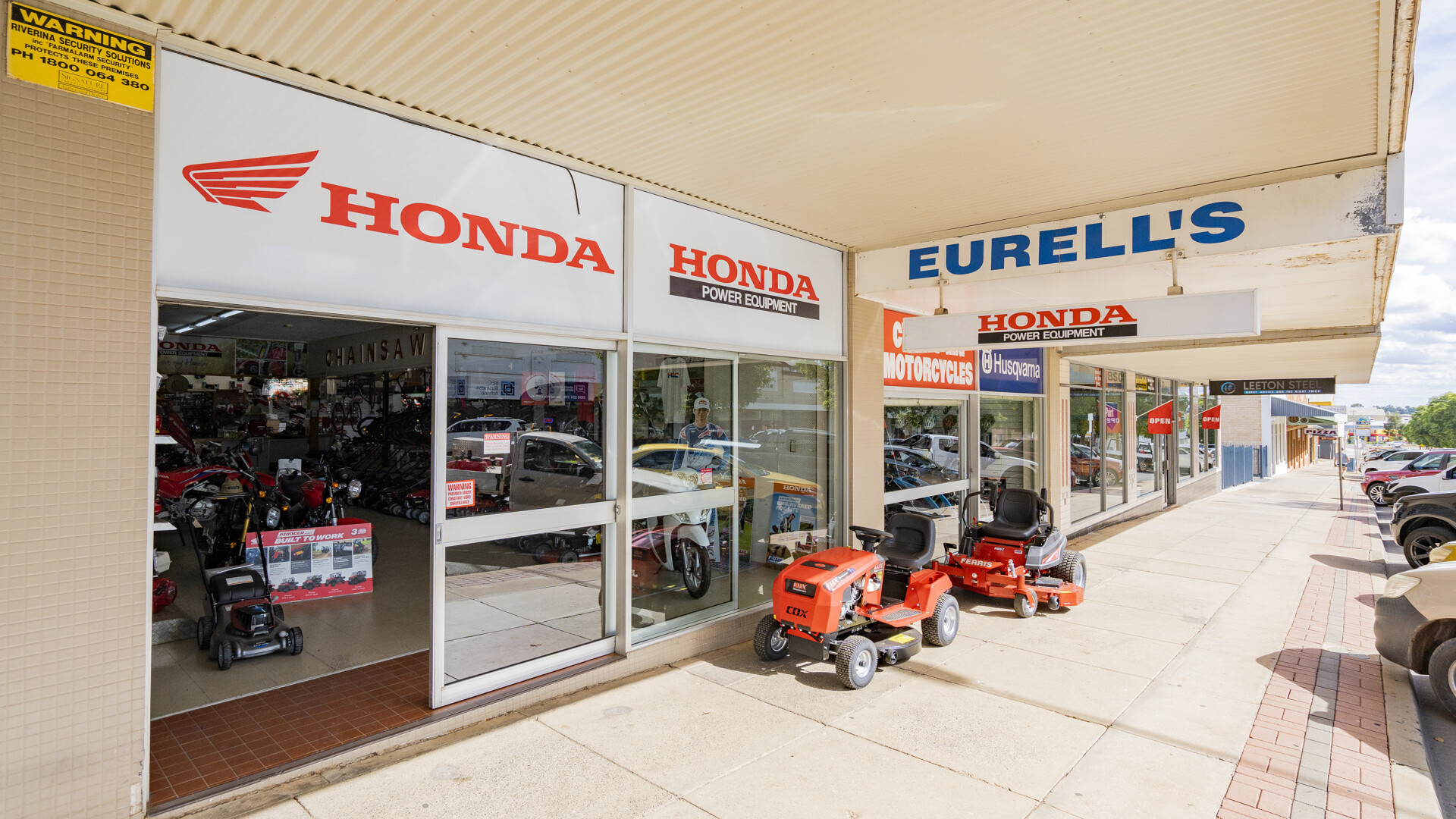 34 Pine Avenue, Leeton NSW 2705 - photo 2