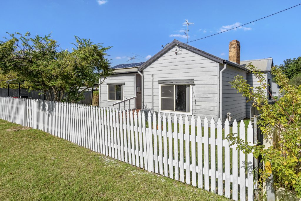 24 Argus Street, Narrandera NSW 2700 - photo 2