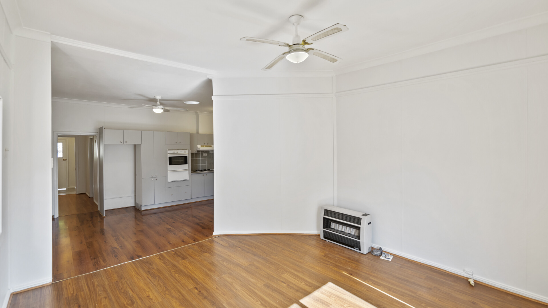24 Argus Street, Narrandera NSW 2700 - photo 9