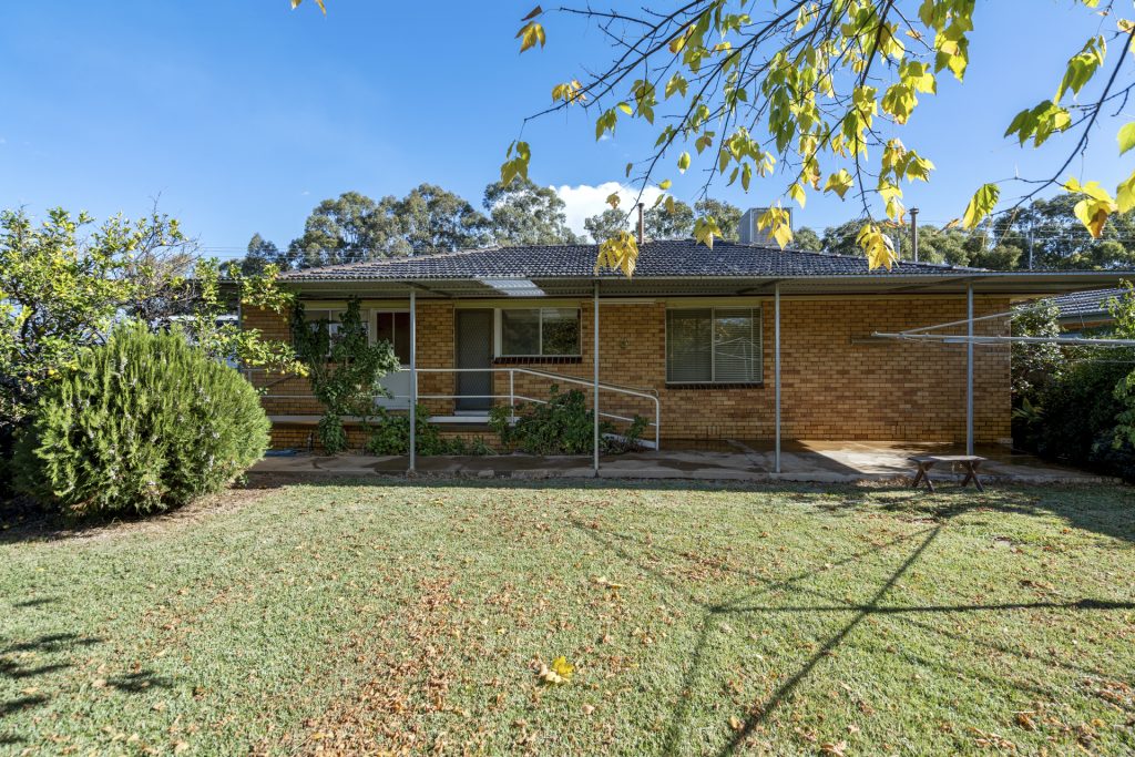 18 Canal Street, Leeton NSW 2705 - photo 11