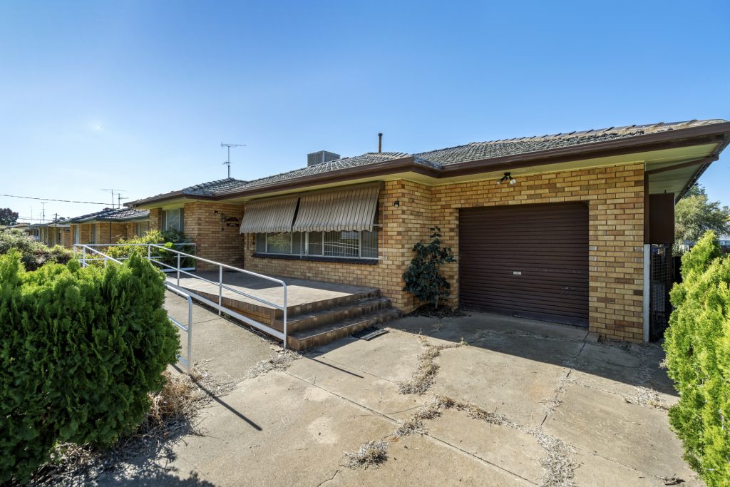 18 Canal Street, Leeton NSW 2705 - McGrath Riverina