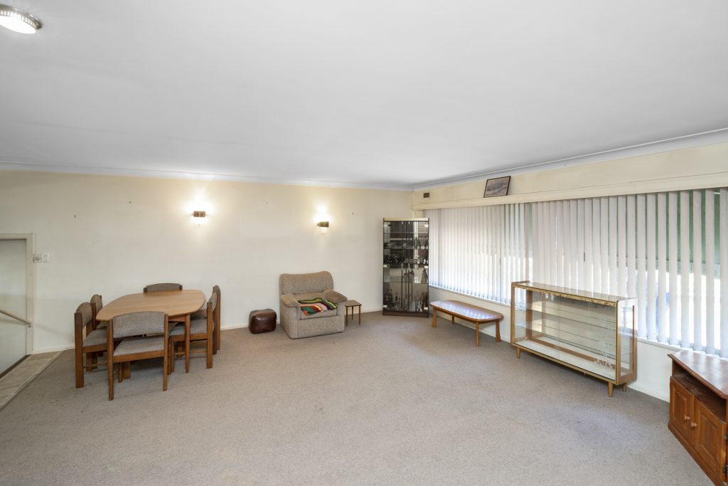 18 Canal Street, Leeton NSW 2705 - photo 5