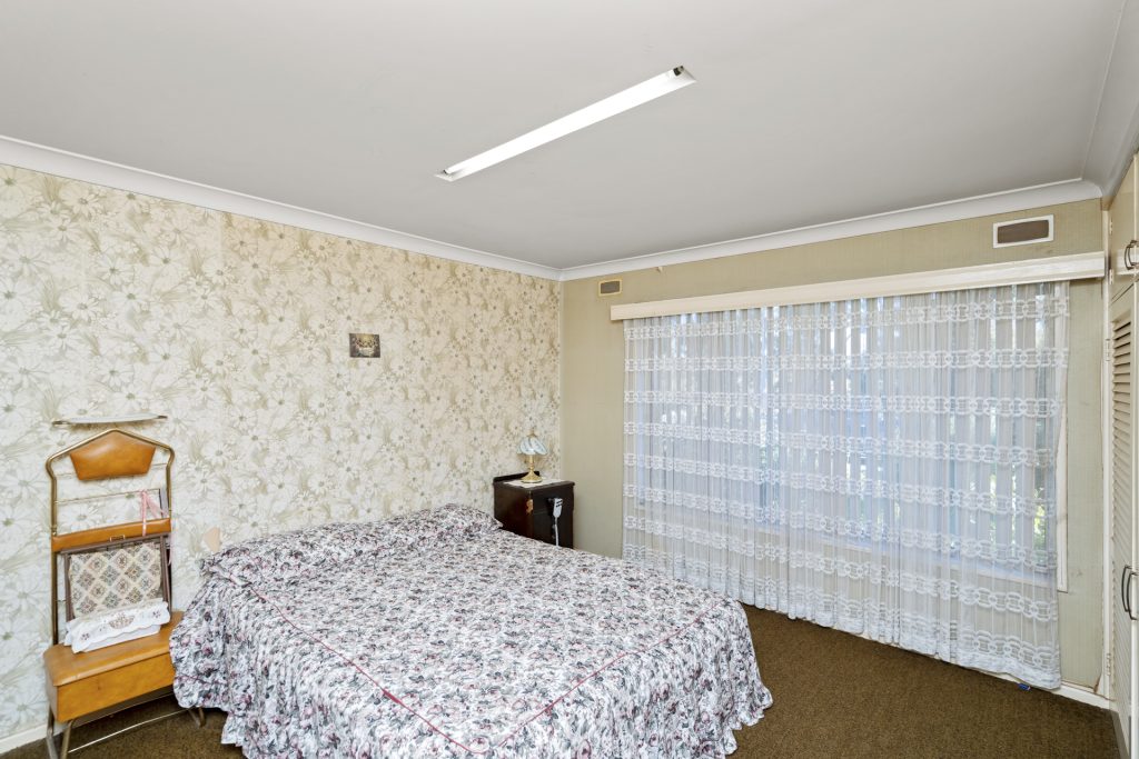 18 Canal Street, Leeton NSW 2705 - photo 7