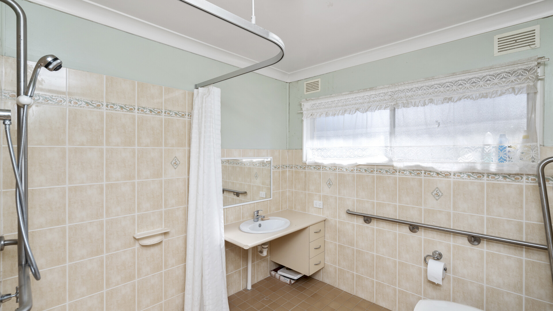 18 Canal Street, Leeton NSW 2705 - photo 8