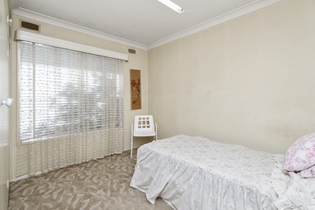 18 Canal Street, Leeton NSW 2705 - photo 10