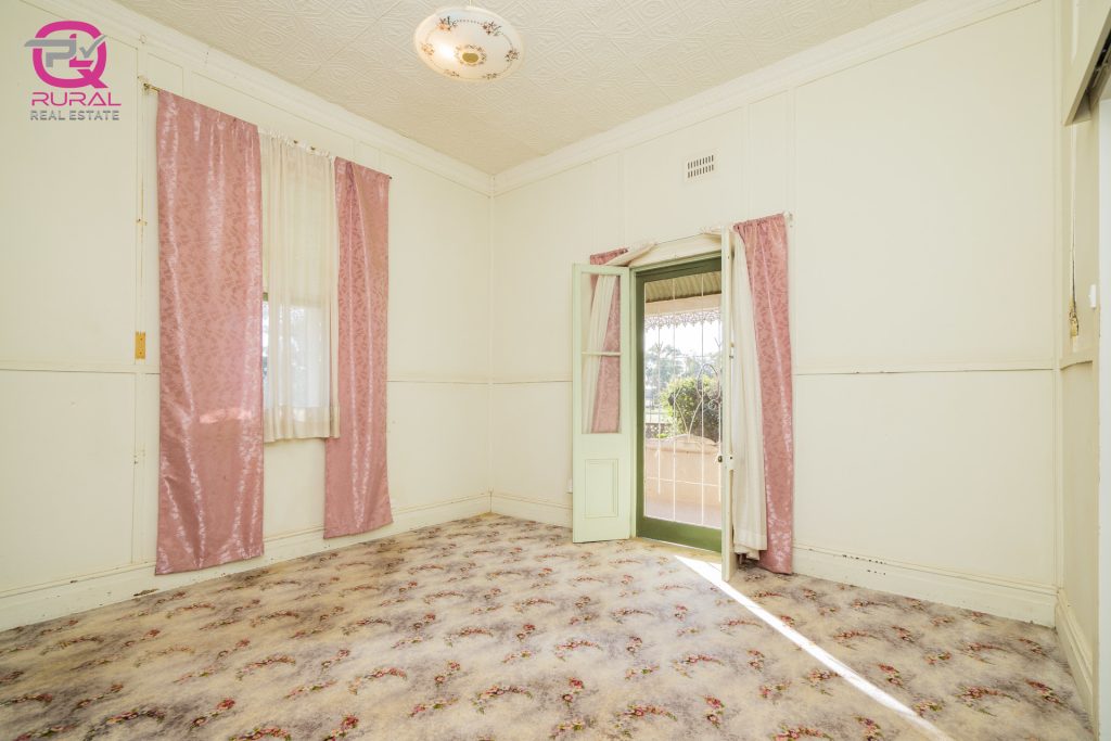 298 Burley Griffin Way, Temora NSW 2666 - photo 13