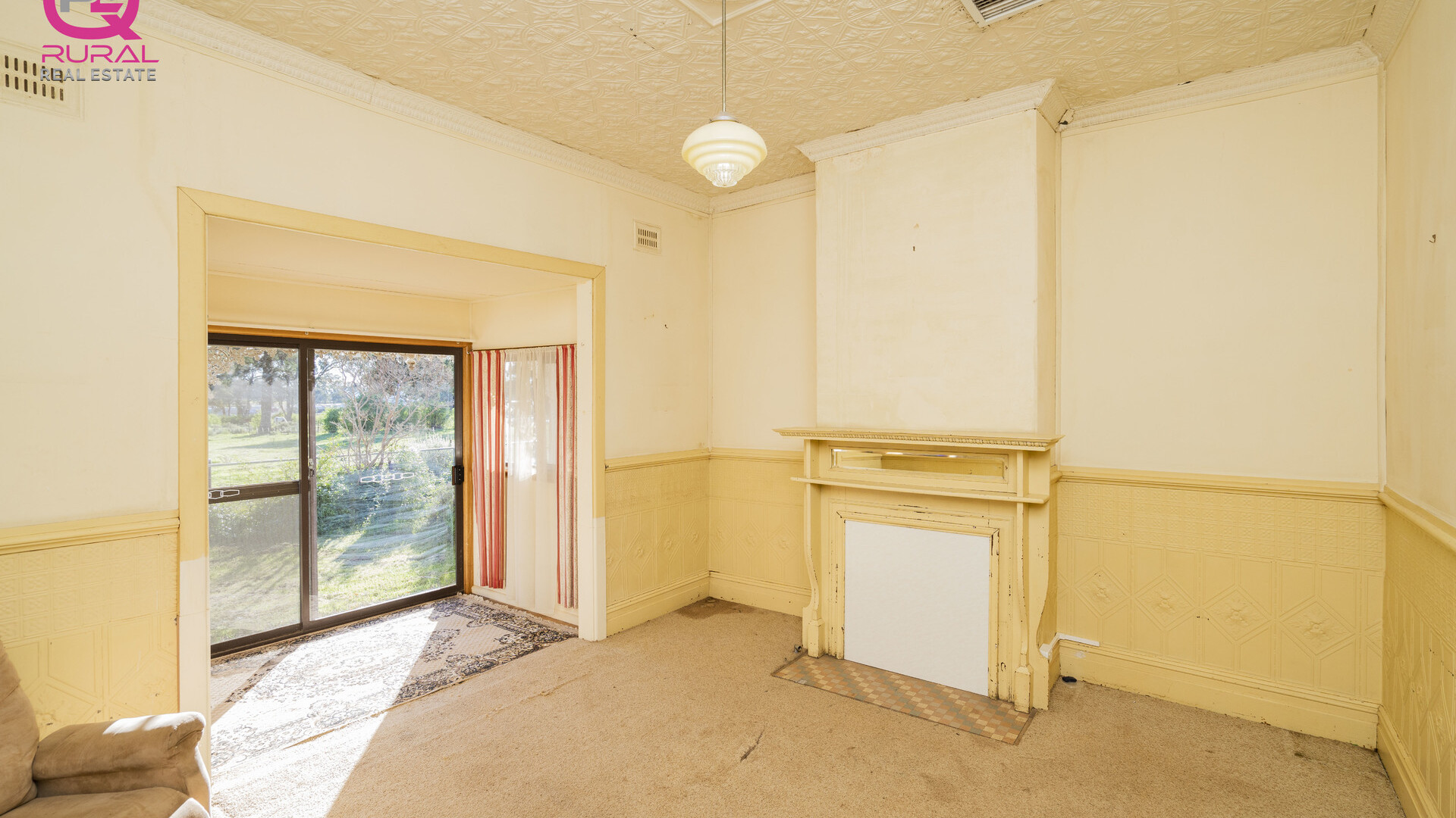 298 Burley Griffin Way, Temora NSW 2666 - photo 14