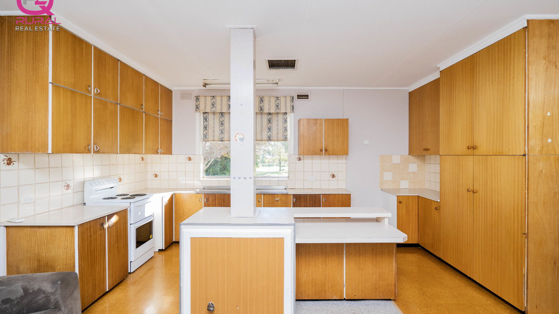 298 Burley Griffin Way, Temora NSW 2666 - photo 16