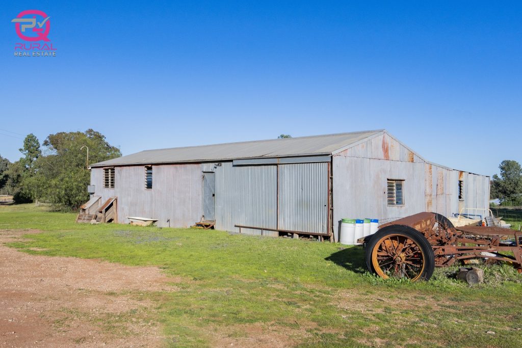 298 Burley Griffin Way, Temora NSW 2666 - photo 10