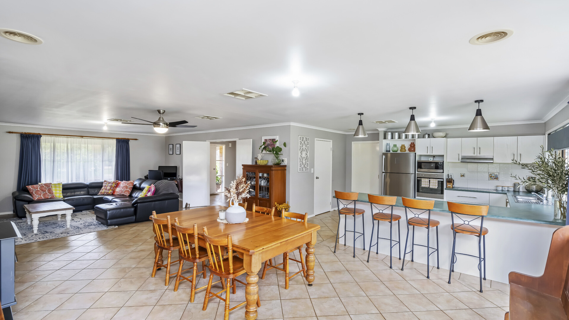 60 Junee Road, Temora NSW 2666 - photo 2
