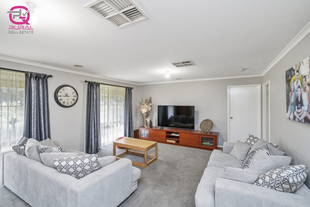 60 Junee Road, Temora NSW 2666 - photo 12