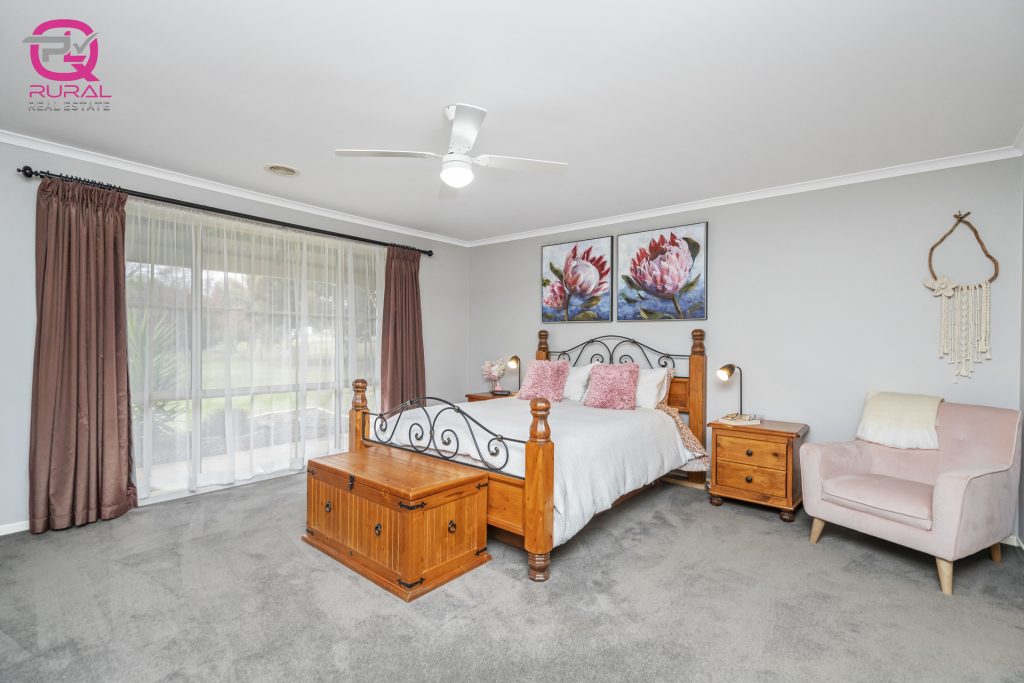 60 Junee Road, Temora NSW 2666 - photo 13