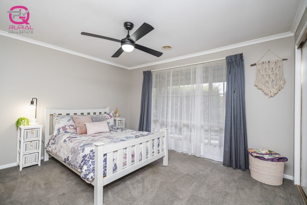 60 Junee Road, Temora NSW 2666 - photo 17