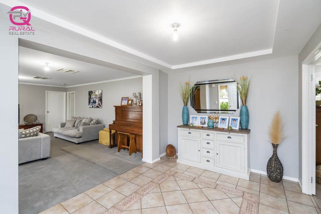60 Junee Road, Temora NSW 2666 - photo 8
