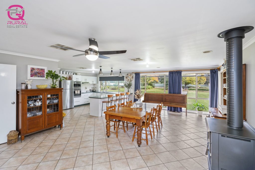 60 Junee Road, Temora NSW 2666 - photo 9