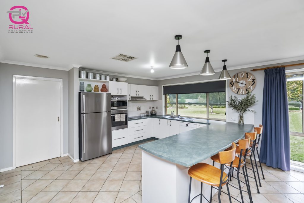 60 Junee Road, Temora NSW 2666 - photo 10