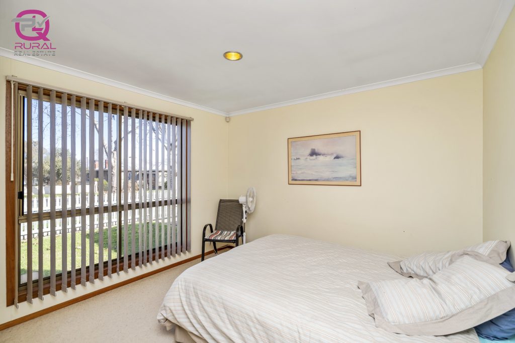 7 Chantilly Street, Narrandera NSW 2700 - photo 12