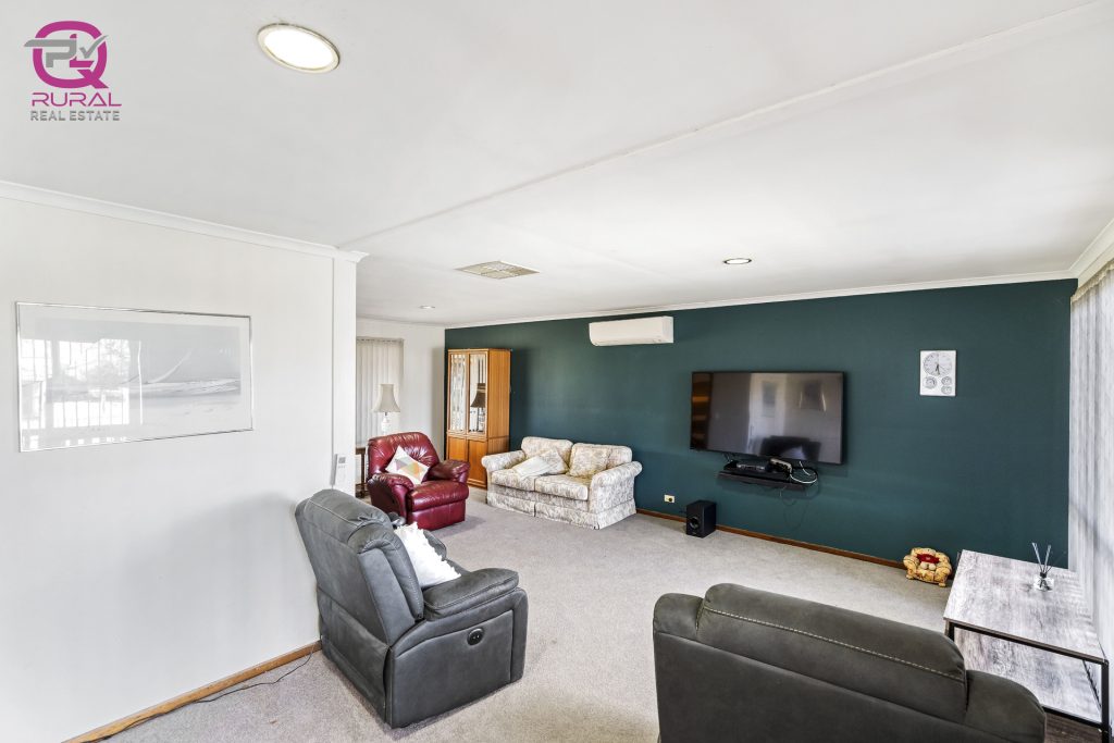 7 Chantilly Street, Narrandera NSW 2700 - photo 4