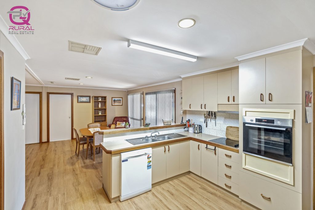7 Chantilly Street, Narrandera NSW 2700 - photo 7
