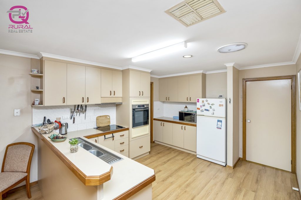 7 Chantilly Street, Narrandera NSW 2700 - photo 8