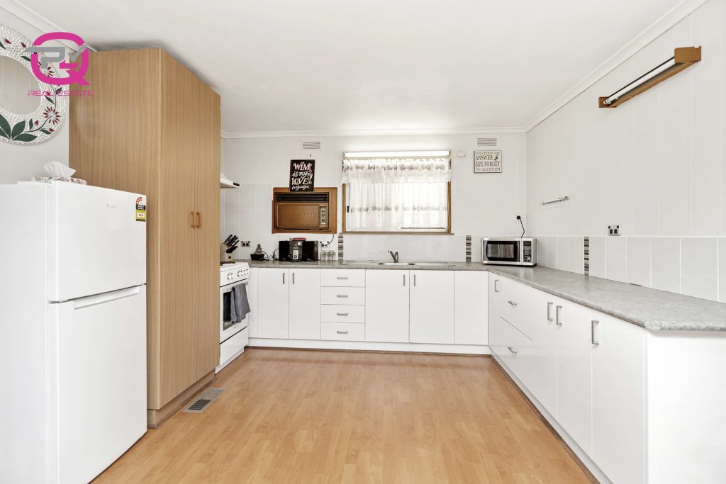 73 Melbourne Street, Narrandera NSW 2700 - photo 3