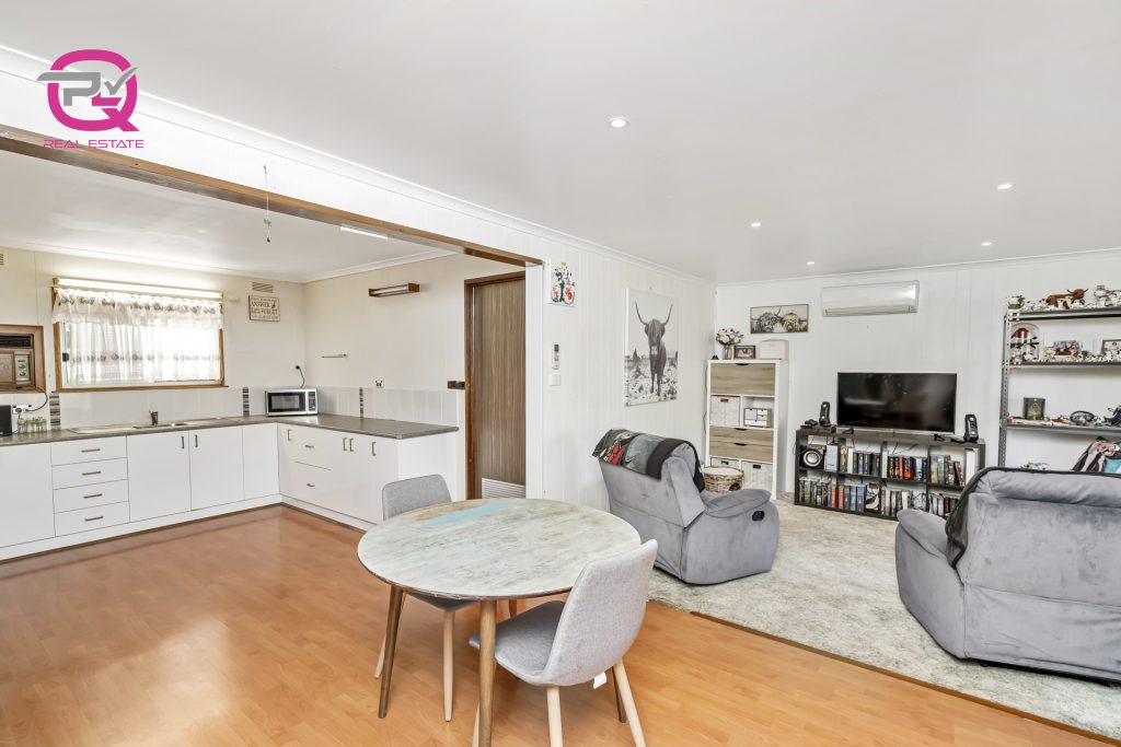 73 Melbourne Street, Narrandera NSW 2700 - photo 4