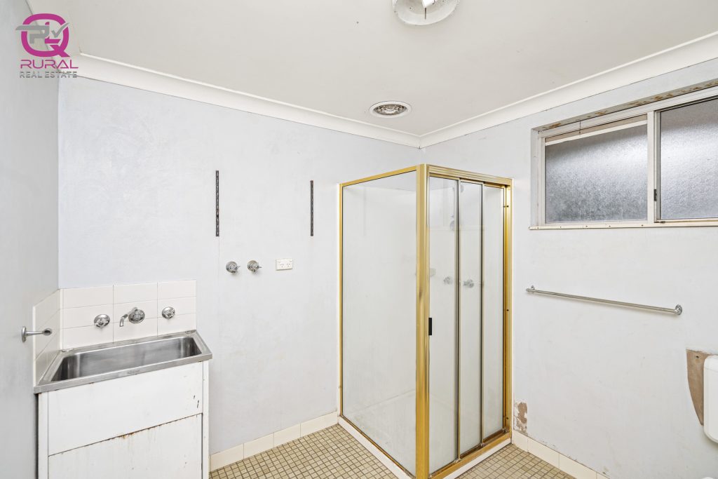 5 Helenor Crescent, Narrandera NSW 2700 - photo 17