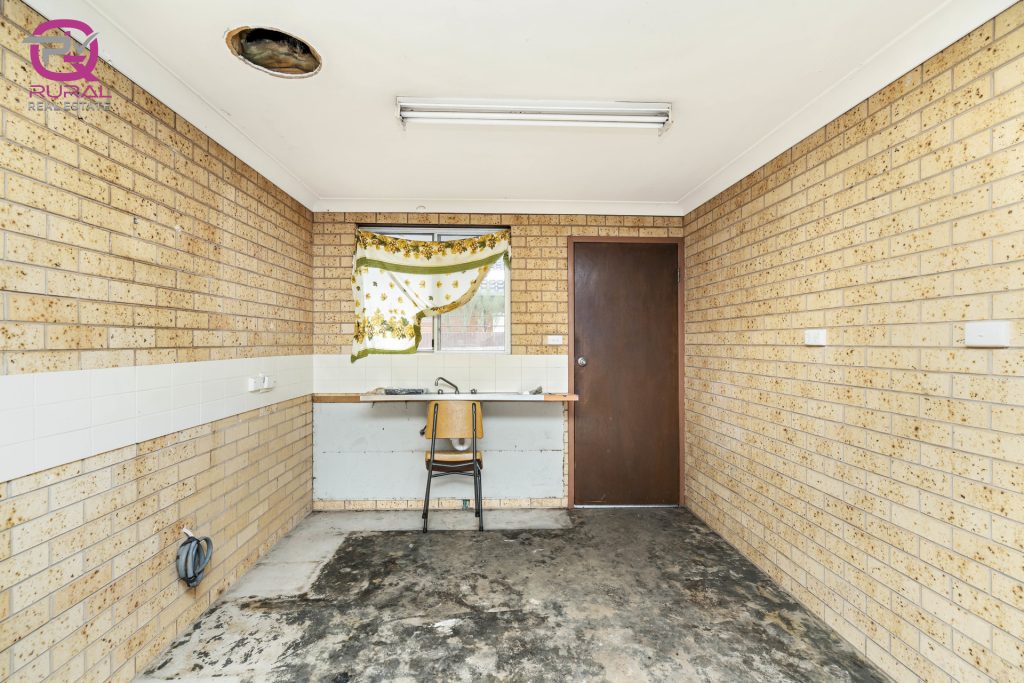 5 Helenor Crescent, Narrandera NSW 2700 - photo 4