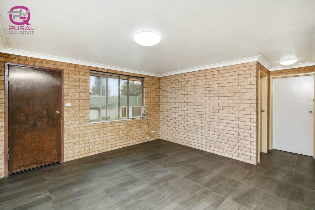 5 Helenor Crescent, Narrandera NSW 2700 - photo 5