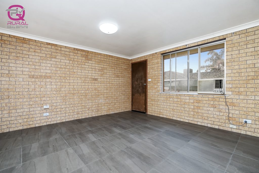5 Helenor Crescent, Narrandera NSW 2700 - photo 8