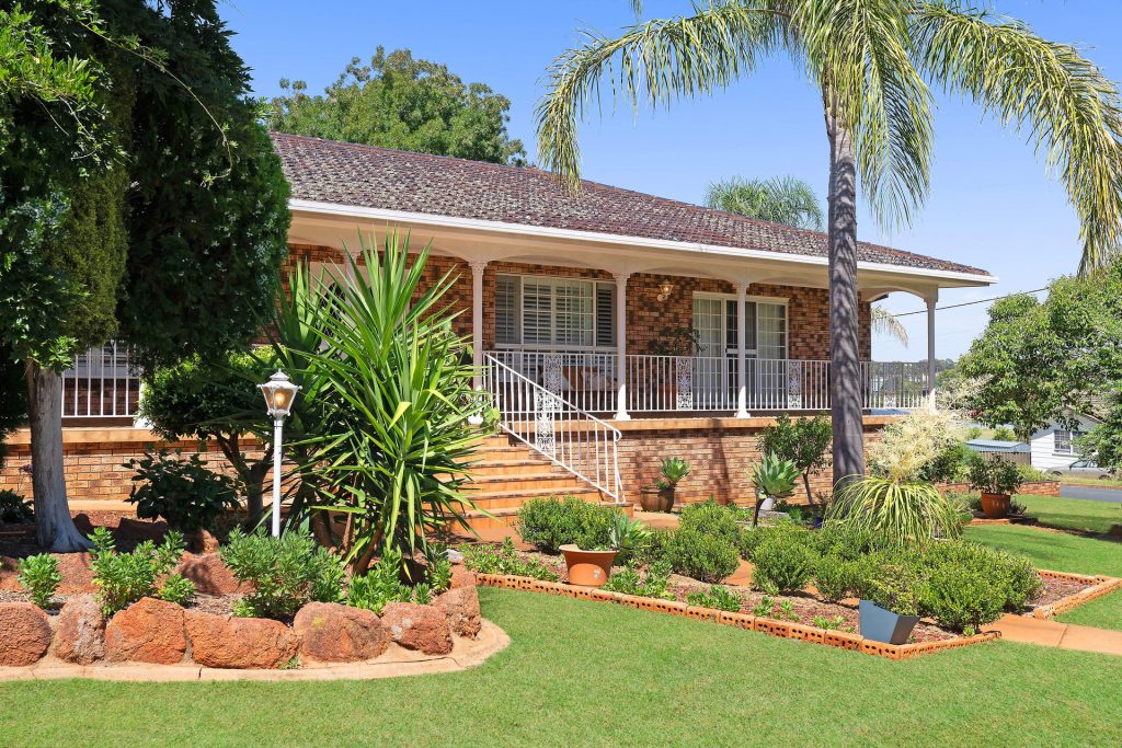 2 Centenary Place, Temora NSW 2666 - McGrath Riverina