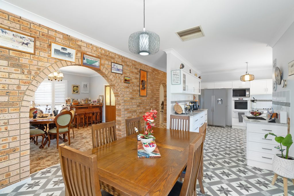 2 Centenary Place, Temora NSW 2666 - photo 12