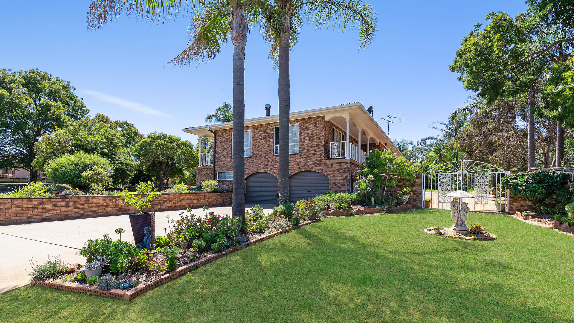 2 Centenary Place, Temora NSW 2666 - photo 3